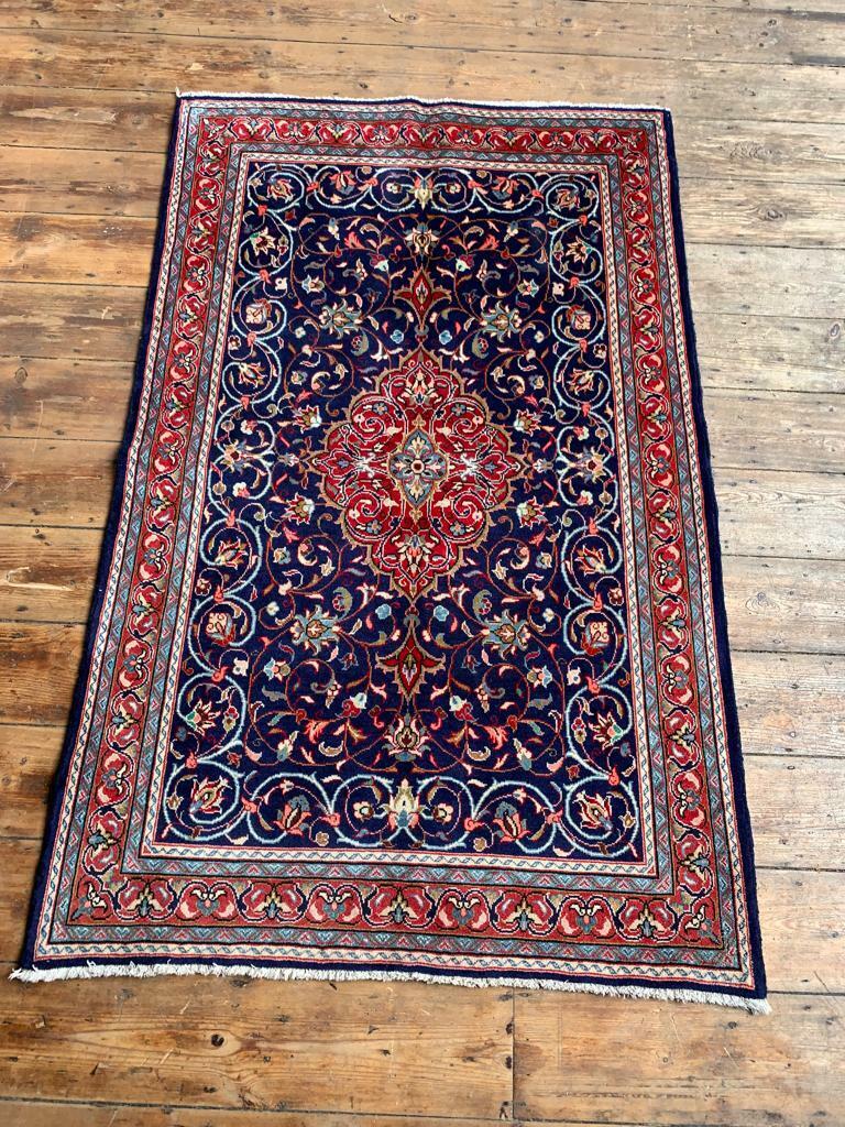 Vintage Handwoven Oriental Carpet Rug Authentic 100% Wool 166 x 107cm 