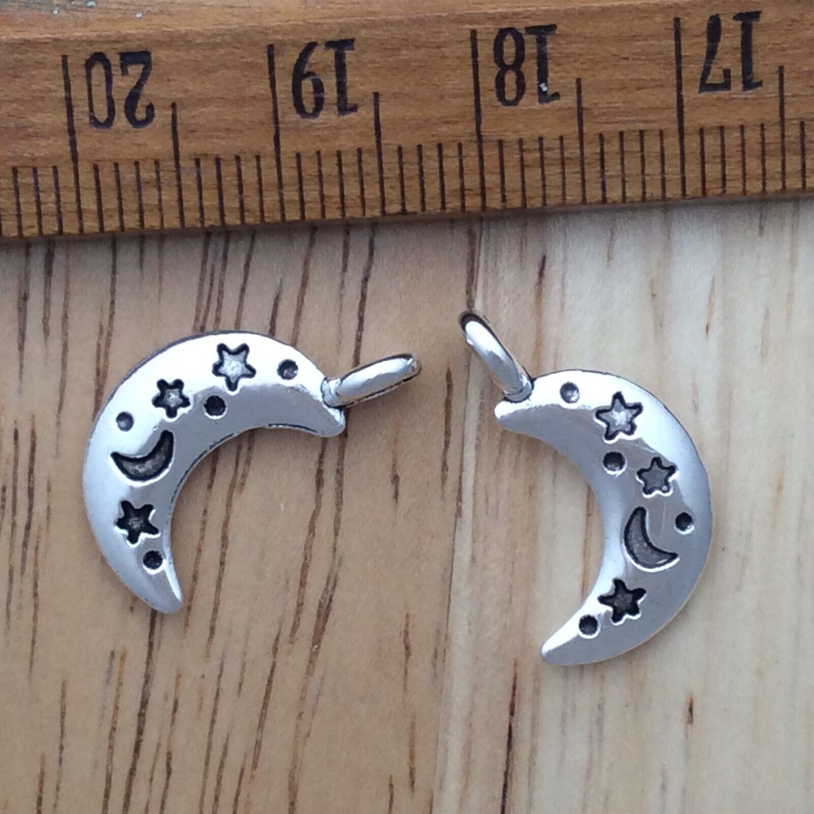 10/pk  Crescent Moon Charms Antique Silver Tone 2 Sided with Etched Decorations