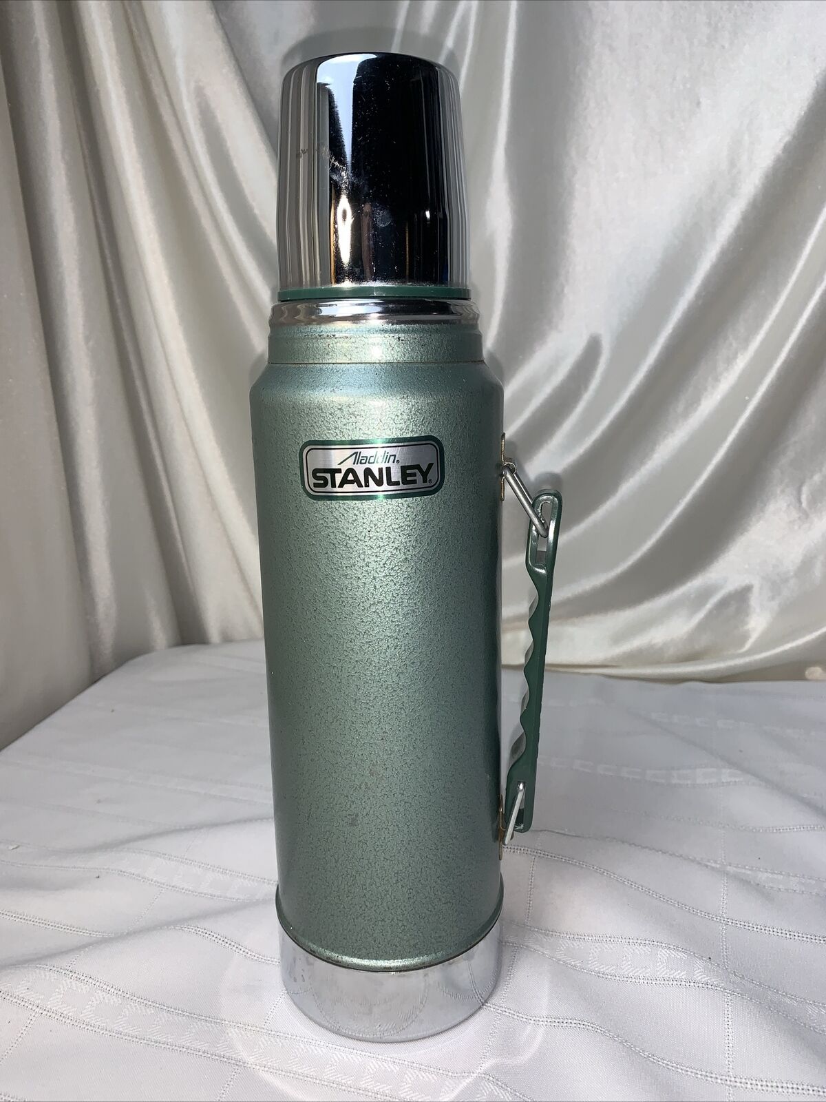 Vintage Stanley Aladdin Green Vacuum Bottle Thermos A-944DH 1 Quart Made in USA