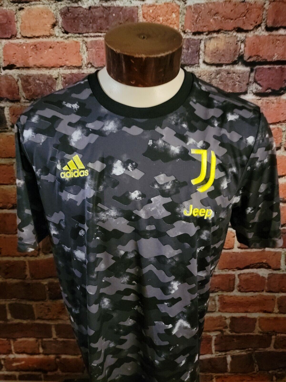 Adidas Men\'s Large Juventus Black Gray C Short Sleeve Shirt