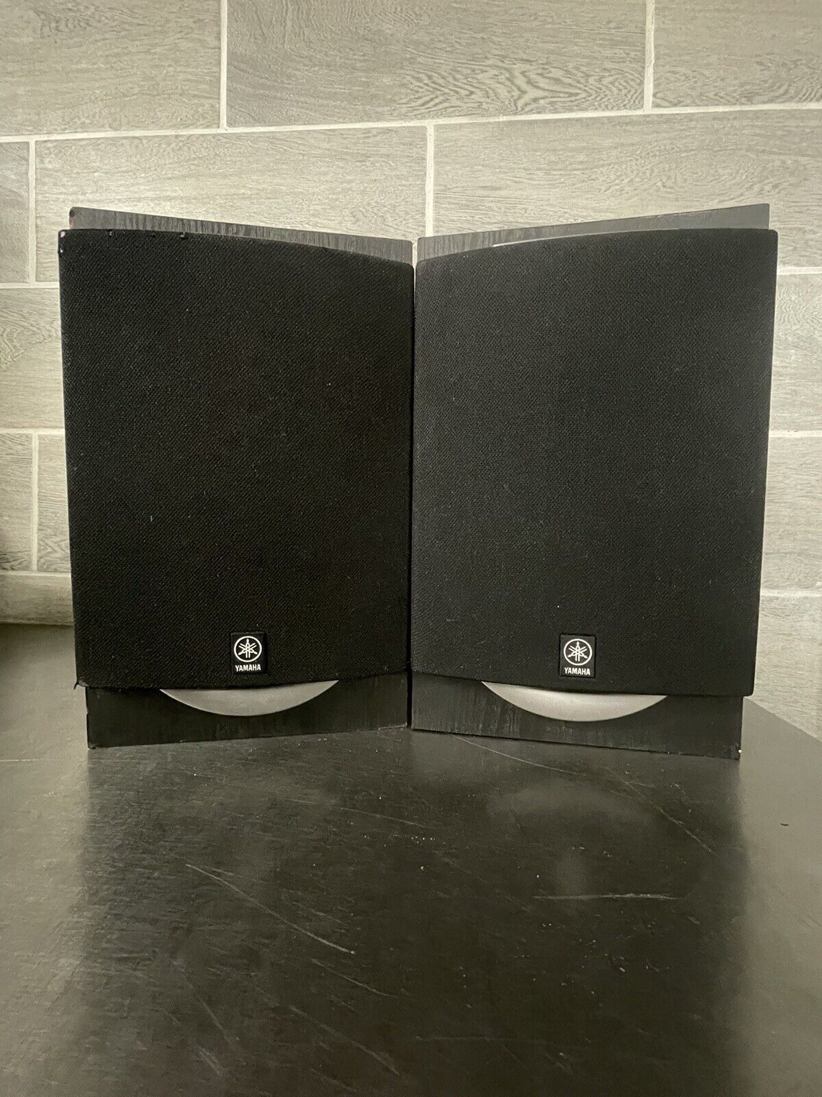 Set of 2 YAMAHA NX-GX500 6ohm Bookshelf Speakers Medium Wood Finish Tested Works