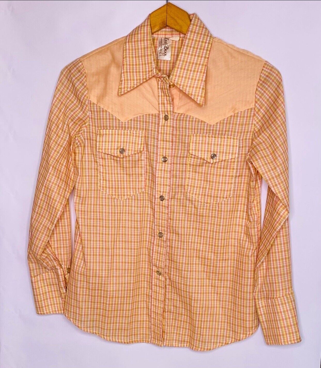 Vintage Women’s 70s Peach Pearl Snap Western Shirt Size Small