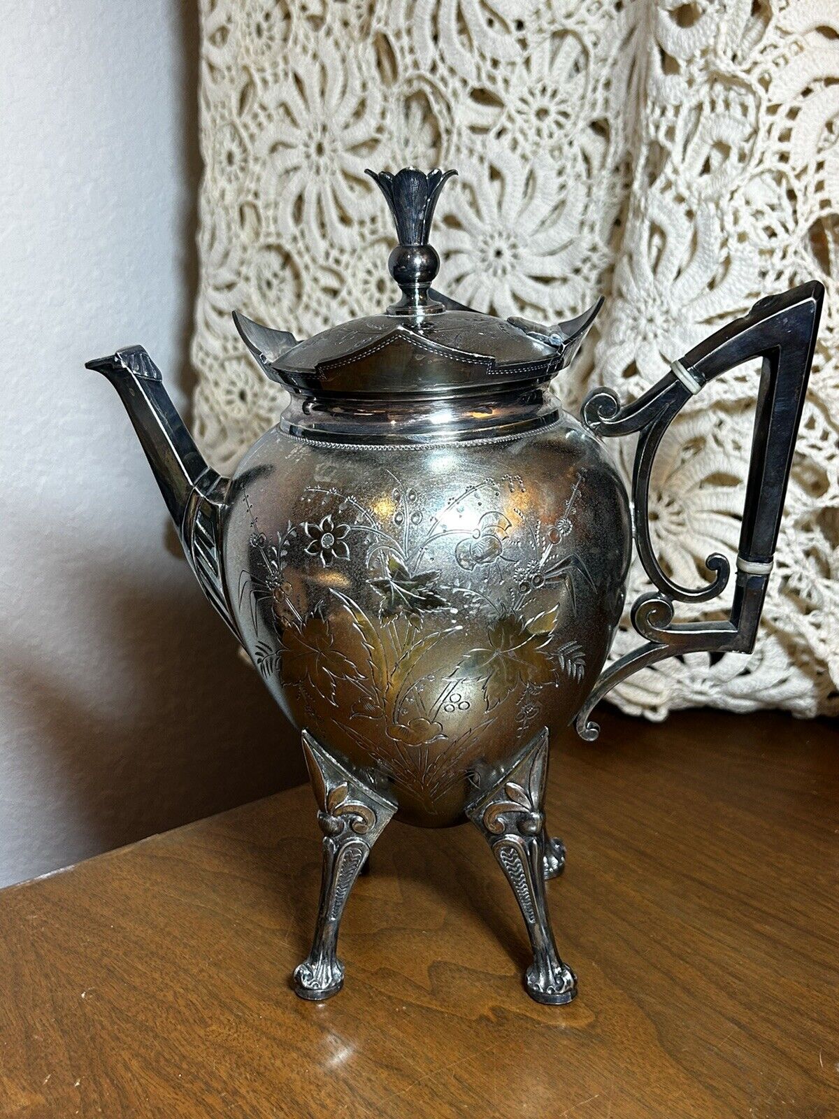 Meriden B. Co. 1884 Silver Plated Floral Repousse Embossed Tea POT Rare -Antique