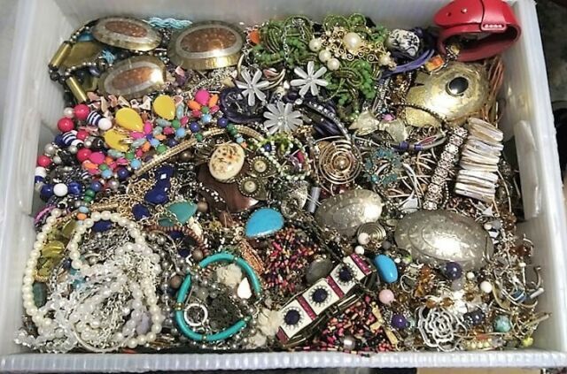 FREE SHIP 3 Pound Unsorted Huge Lot Jewelry VTG Now Junk Art Craft Treasure Fun