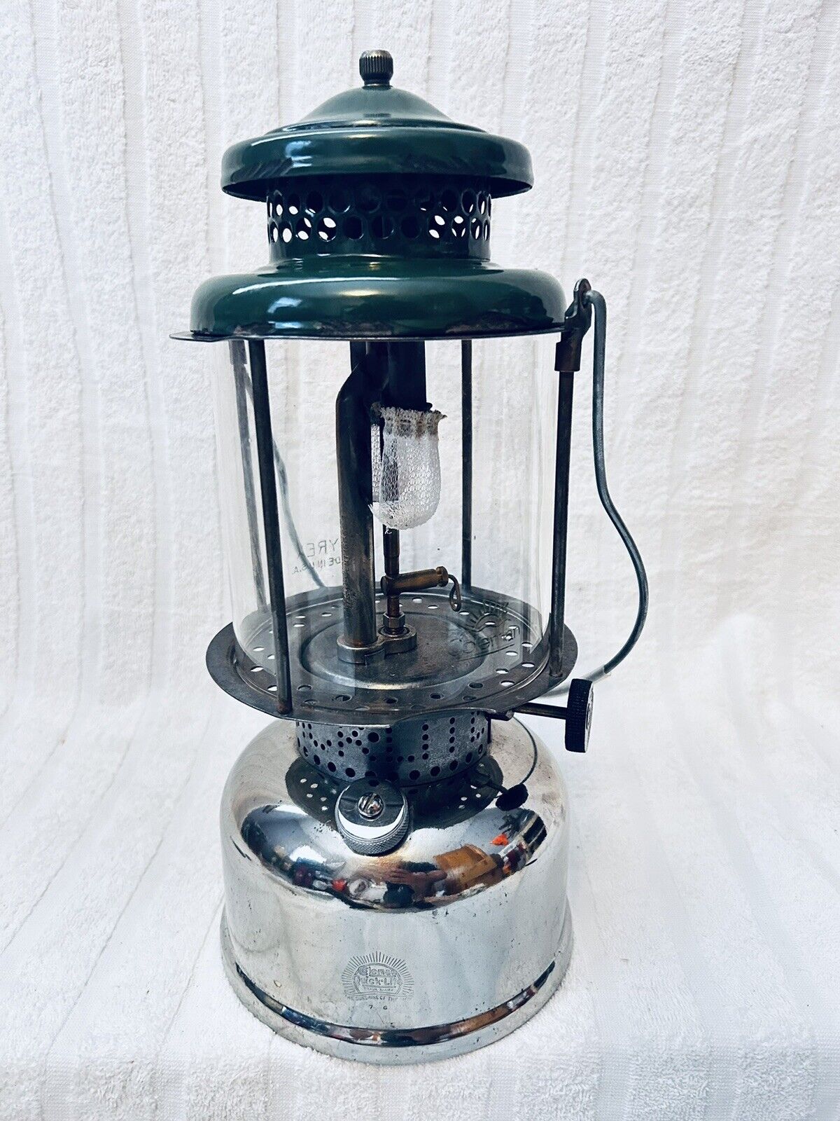 Vintage Coleman Quicklite  Lantern The Sunshine OfThe Night No. 7  6 Pyrex Globe