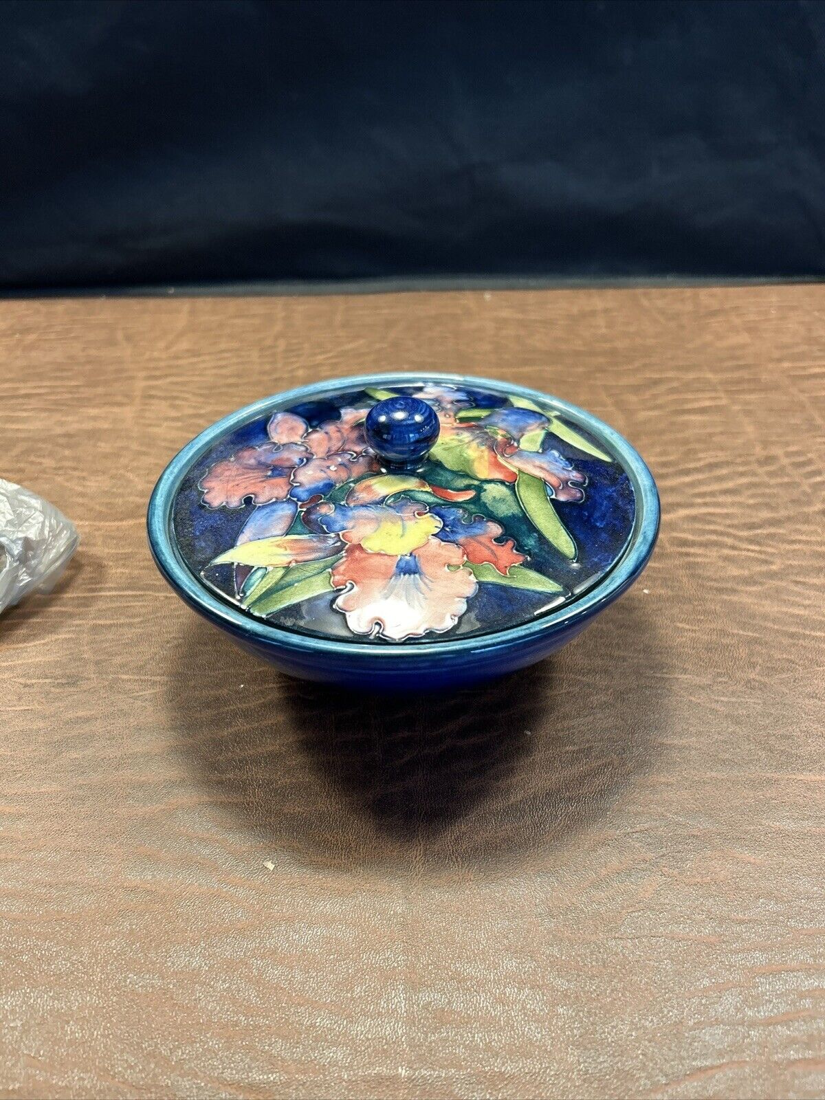 moorcroft Rare vintage lidded iris bowl Beautiful