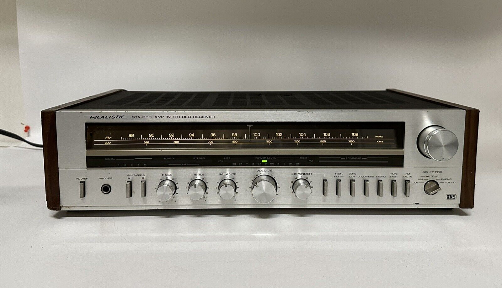 Vintage 1980\'s Realistic STA-860 AM/FM Stereo Receiver ~ 65WPC into 8Ω (stereo)