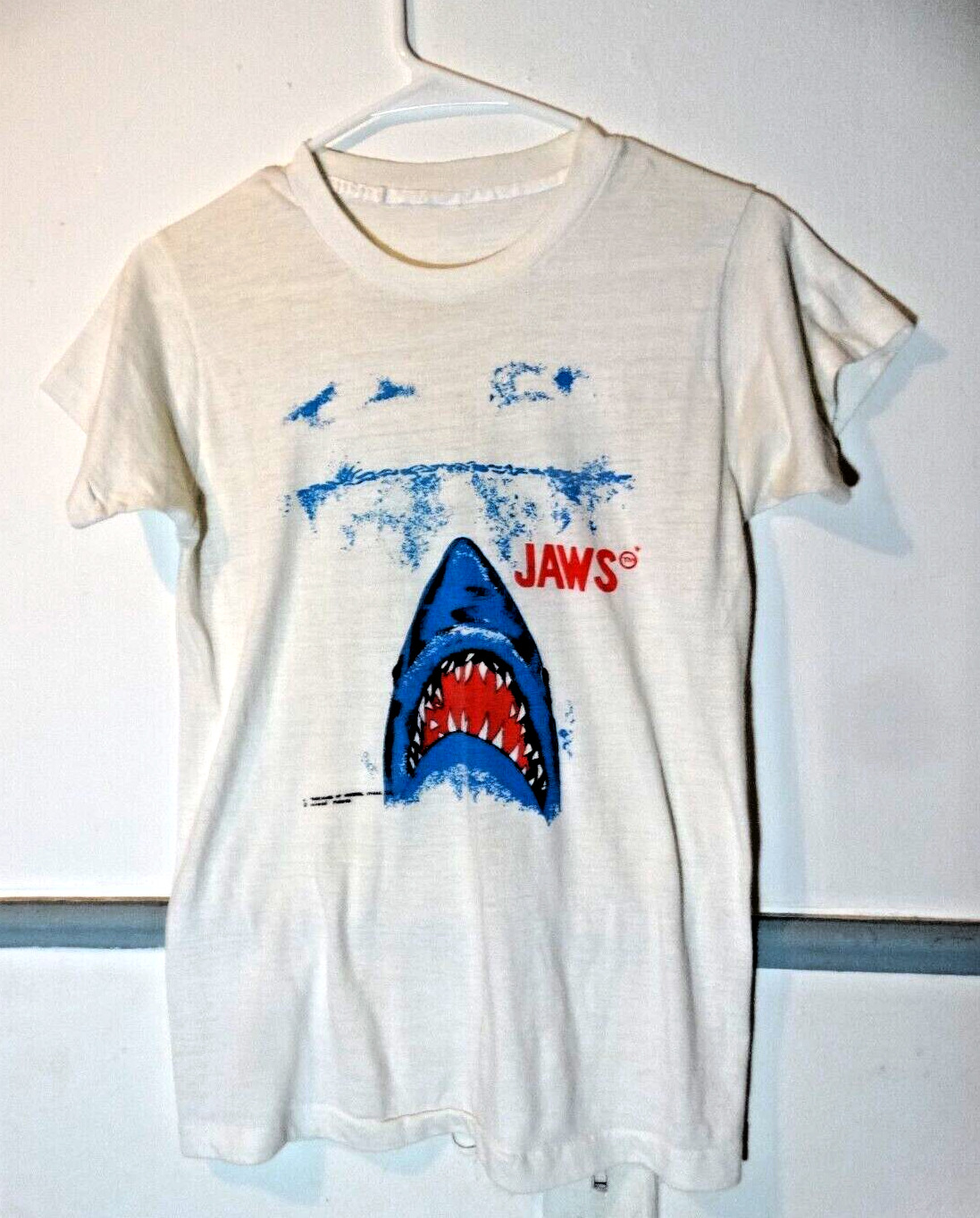 REAL VINTAGE RARE 1975 JAWS MOVIE T-SHIRT Very Small & Sheer Jawesome :D