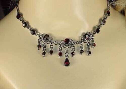 VINTAGE Victorian Styl Austrian Crystal Filigree Garnet Red Necklace Renaissance