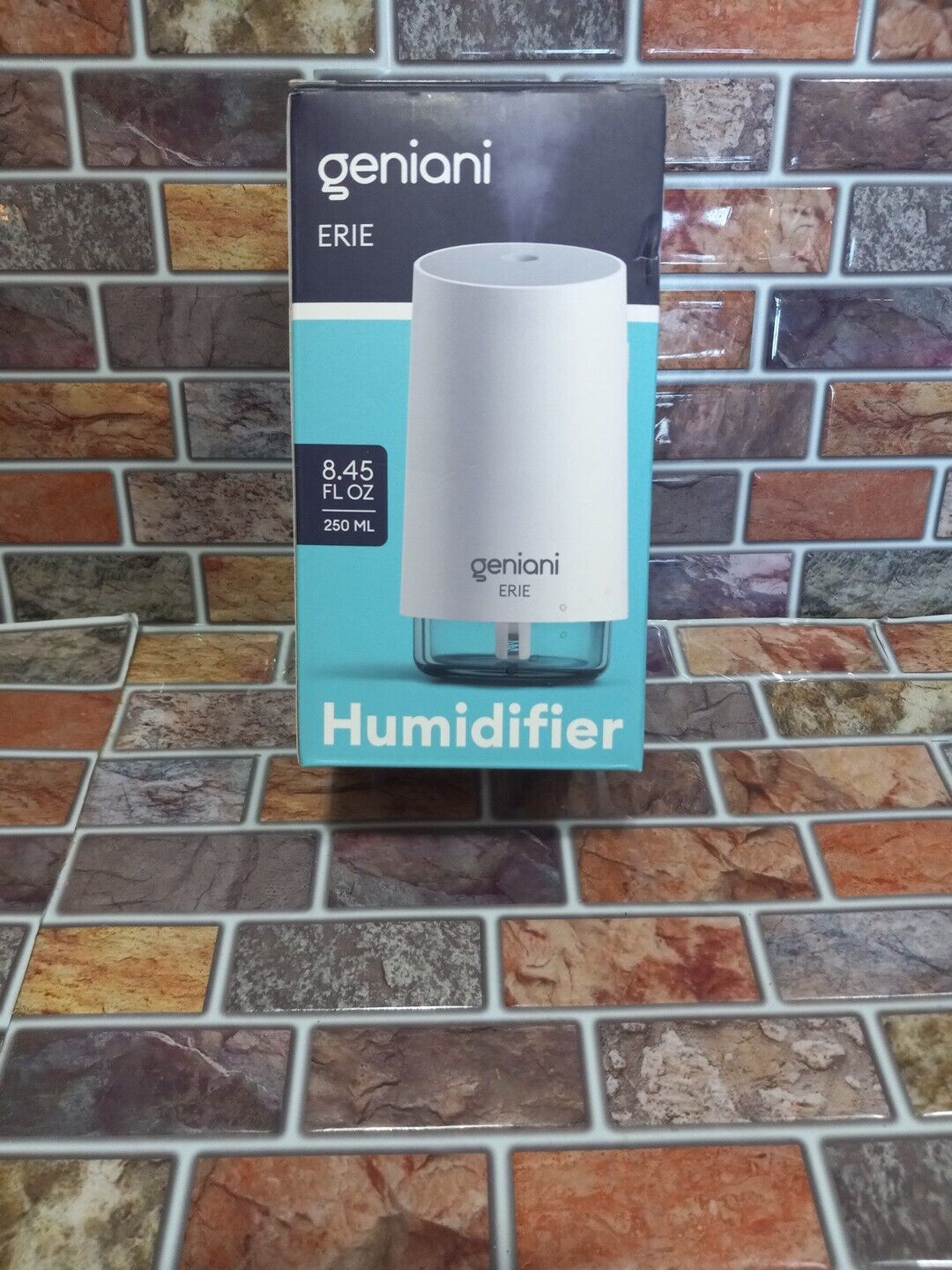 Geniani Mini Cool Mist Humidifier 8.45 ft.oz/ 250ml White New Open Box