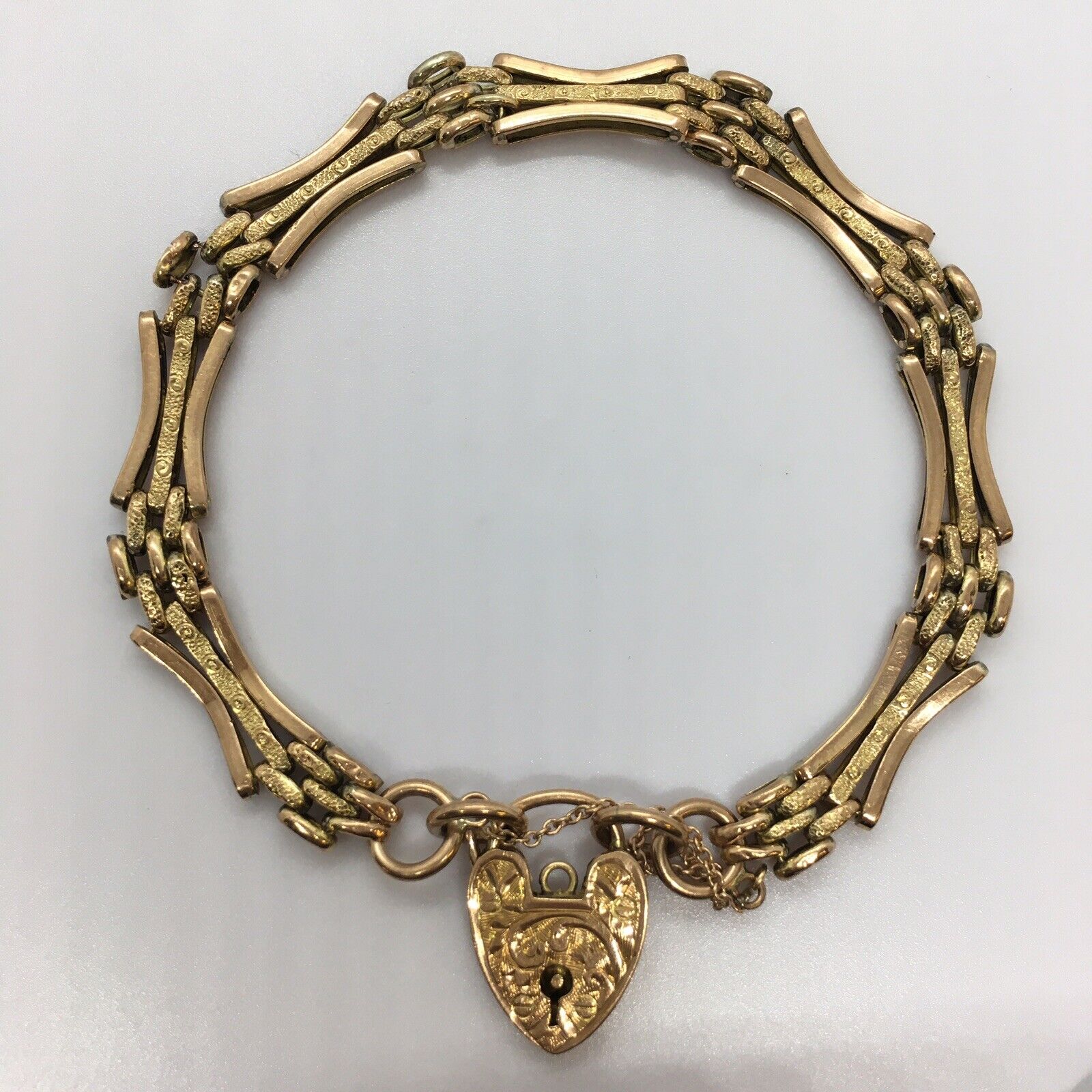 Victorian 9K Gold Antique Heart Padlock Gate Bracelet  UK 7.75 Inch 9.8 gr Clean
