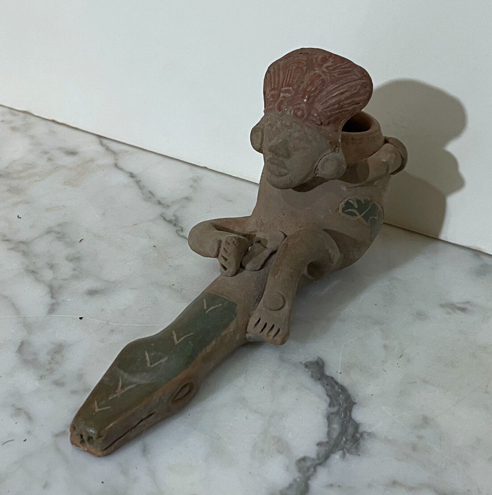 BEAUTIFUL VINTAGE PRE COLUMBIAN STYLE POTTERY STATUE IN THE SHAPE OF A PIPE