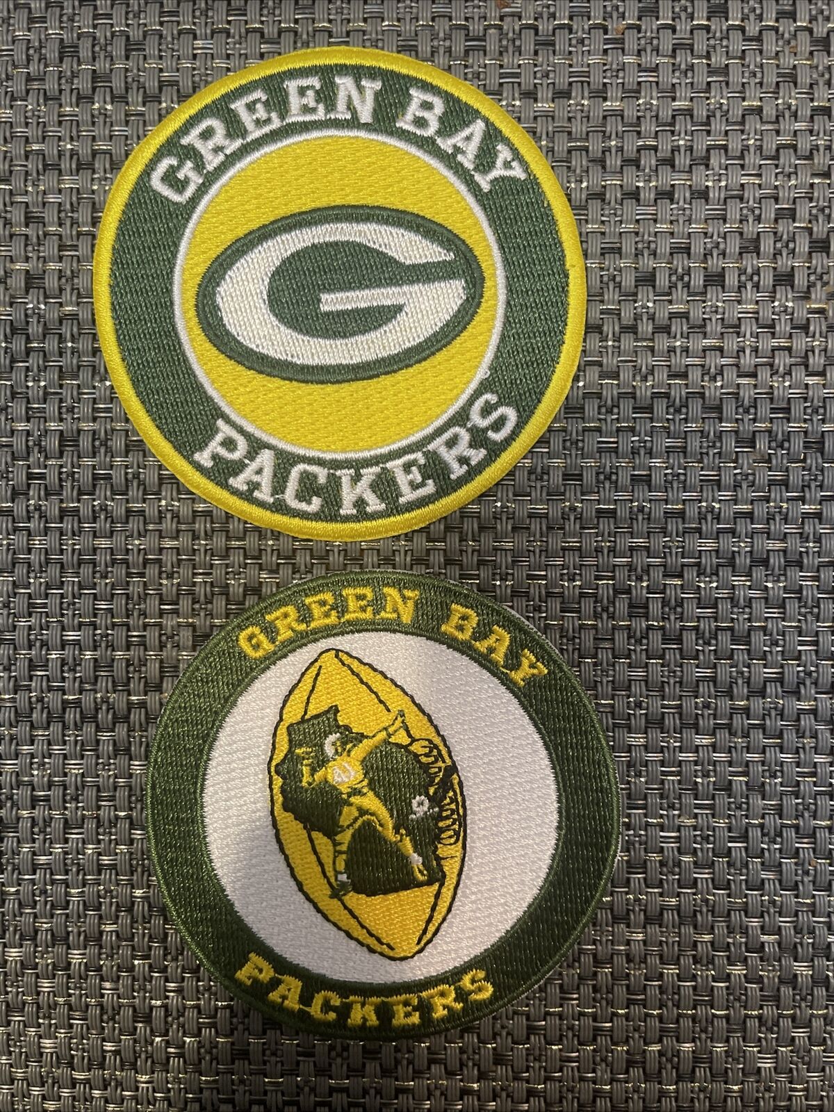 (2) Green Bay Packers Vintage Embroidered Patches Patch Lot 3”x 3”