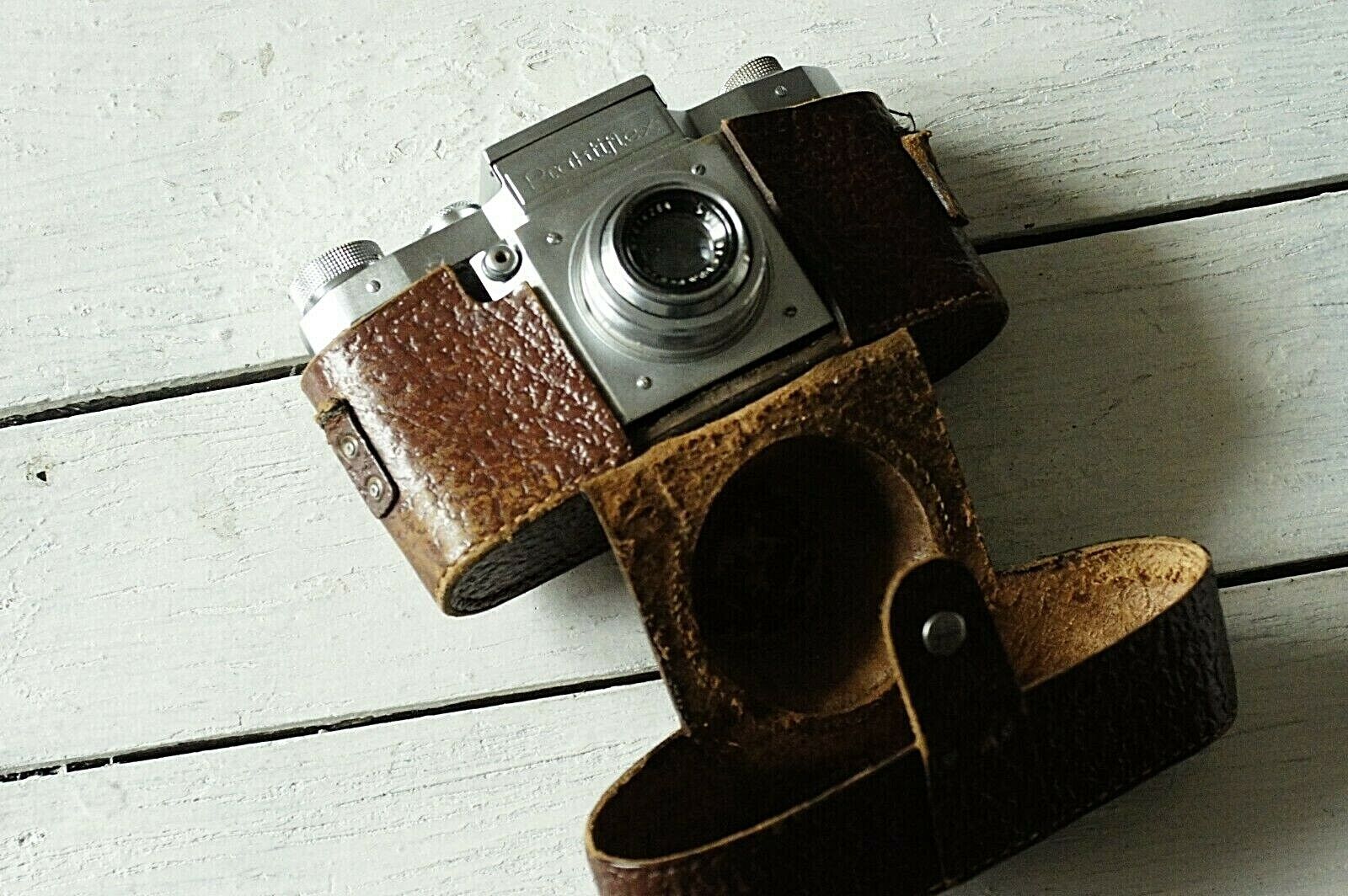 Camera Praktiflex 35mm Vintage German with Victar f2.9/50 M40 Reflex Cameras