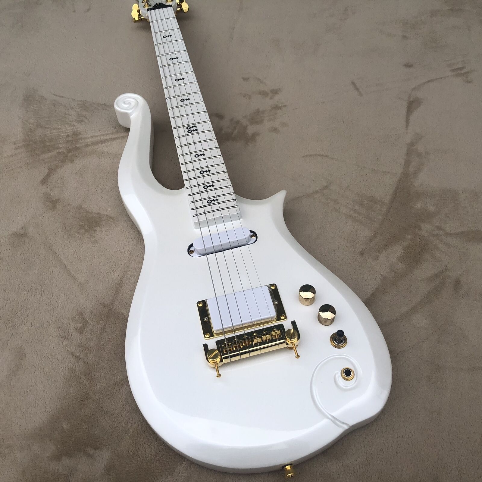 2021High Quality Prince Cloud Electric Guitar White Electric Guitar 