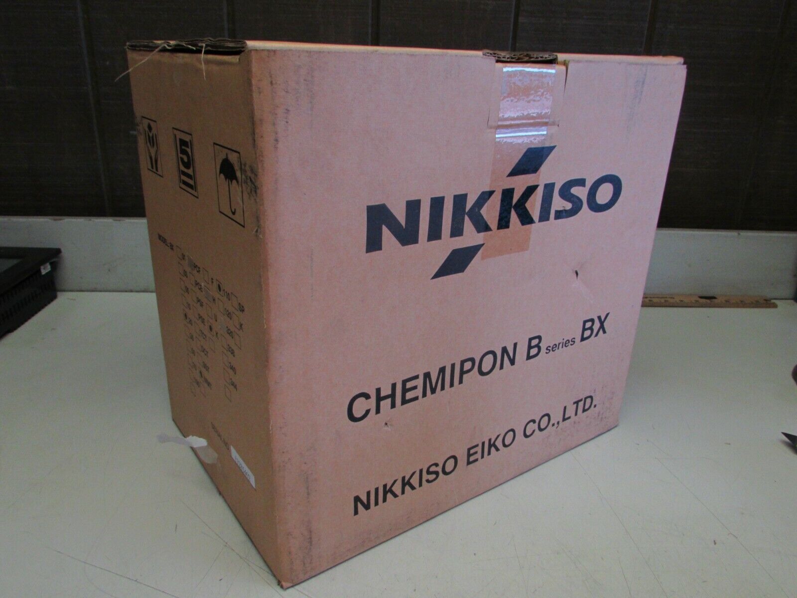 NIKKISO CHEMIPON-B BX20-MMT-K110 DIAPHRAGM METERING PUMP NEW IN BOX MAKE OFFER