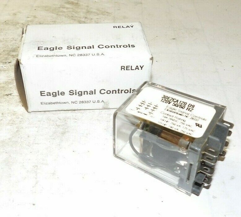 NEW EAGLE SIGNAL CONTROLS 10 AMP DPDT SQUARE BASE RELAY 120 V COIL  30E2CA120