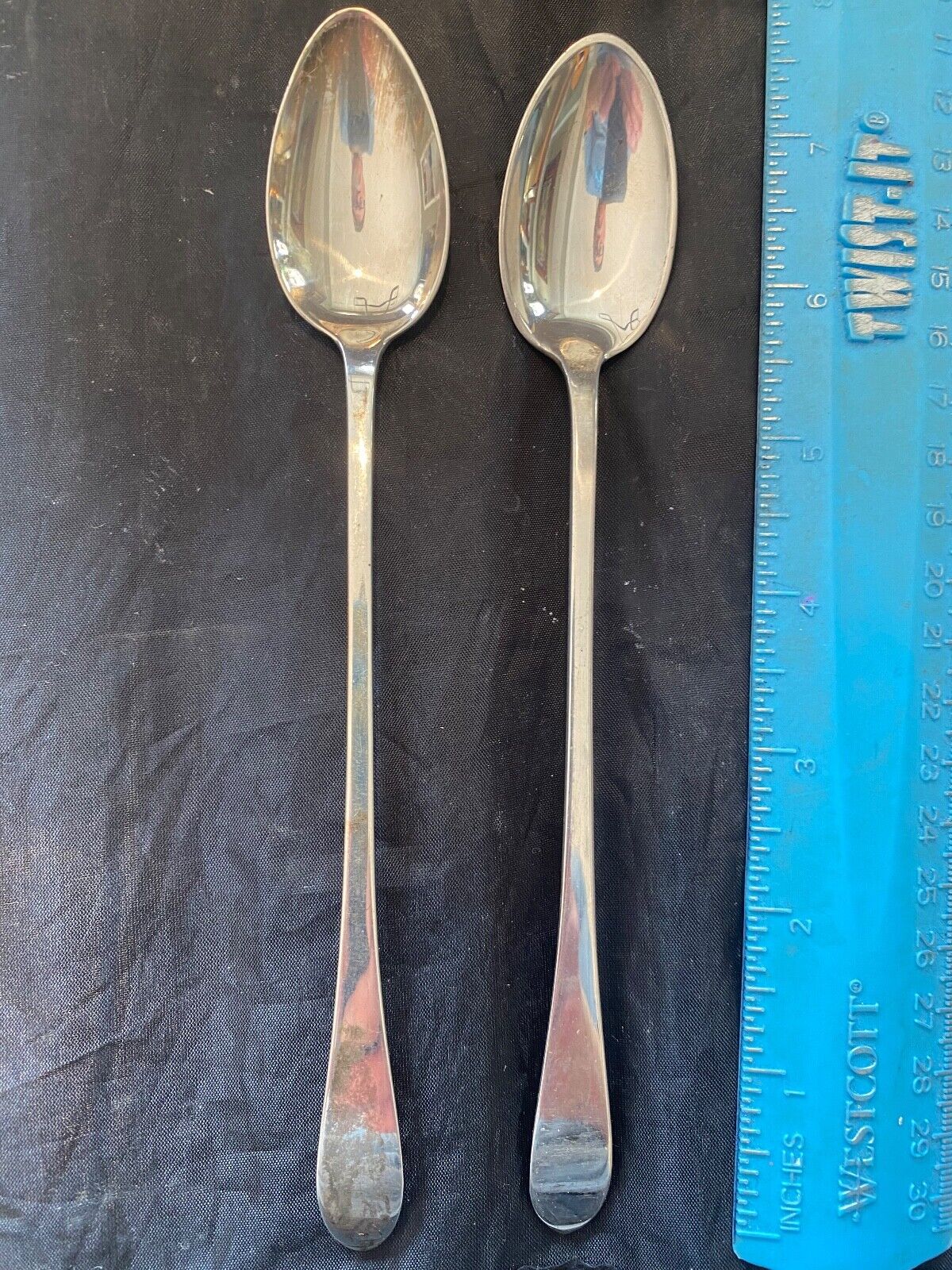REED  BARTON STERLING SILVER POINTED ANTIQUE BIDDING ON 2 ICE TEASPOONS MORE AV.