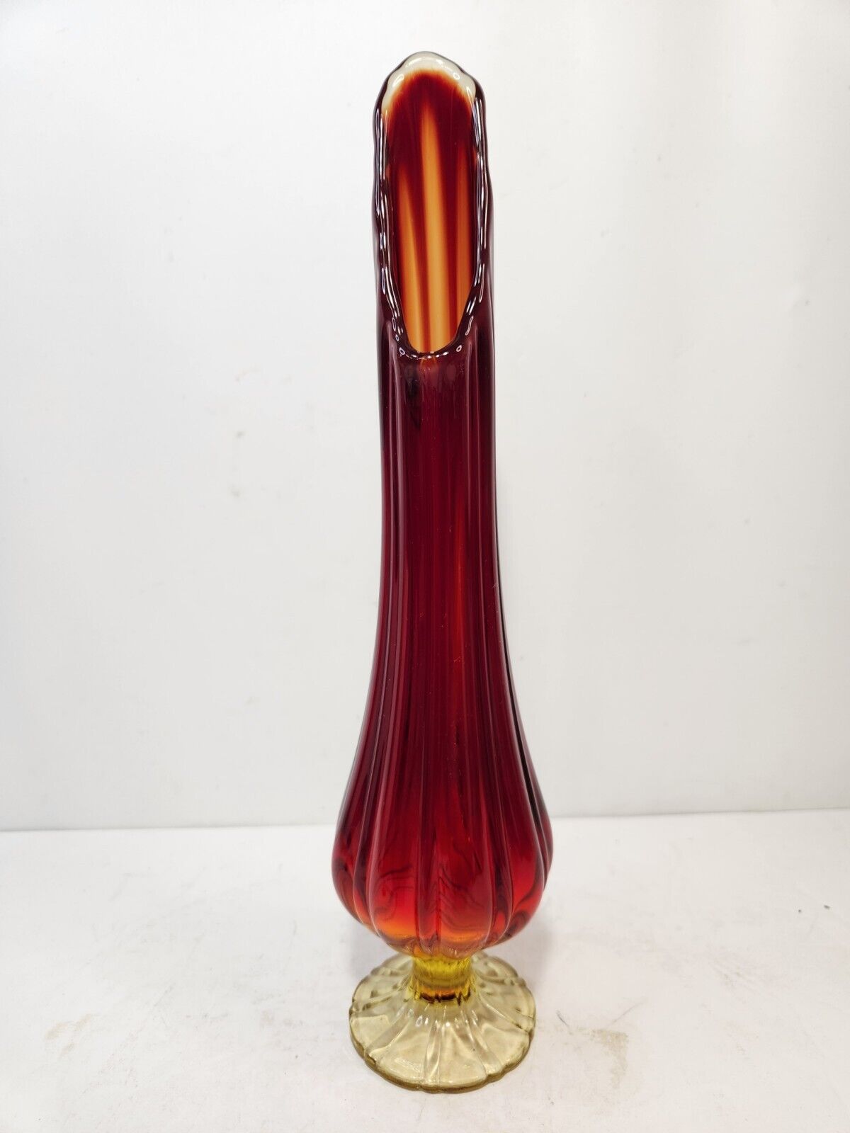 Vintage LE Smith Amberina no. 4703 Flame Swung Glass Vase 14\
