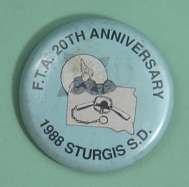 1988 Sturgis South Dakota Fur Take Trappers Association FTA Trapping Pin Button 