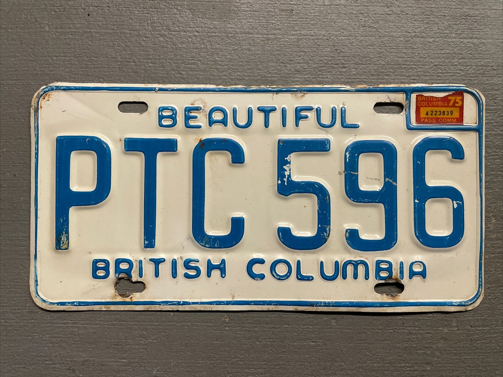 VINTAGE BRITISH COLUMBIA/ CANADA 🇨🇦 LICENSE PLATE PTC-596 1975 STICKER