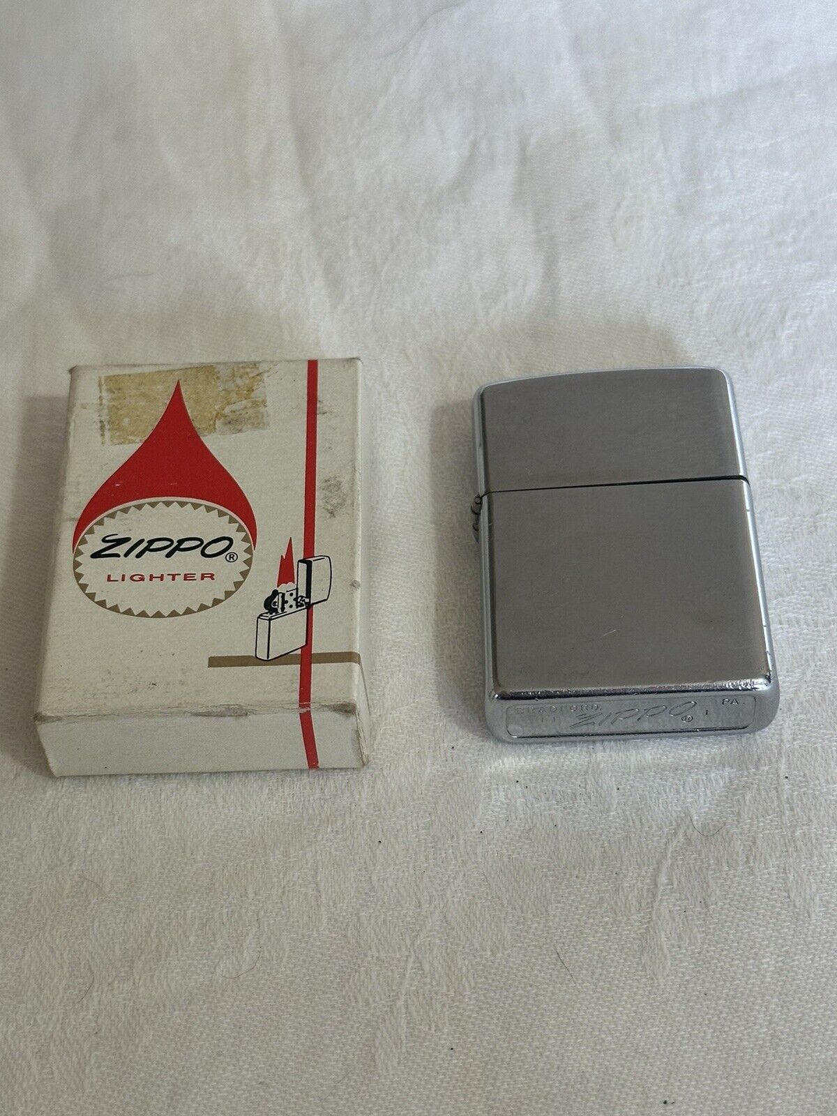 Vintage 1971 Zippo Lighter Plain Chrome  In Box Working Condition