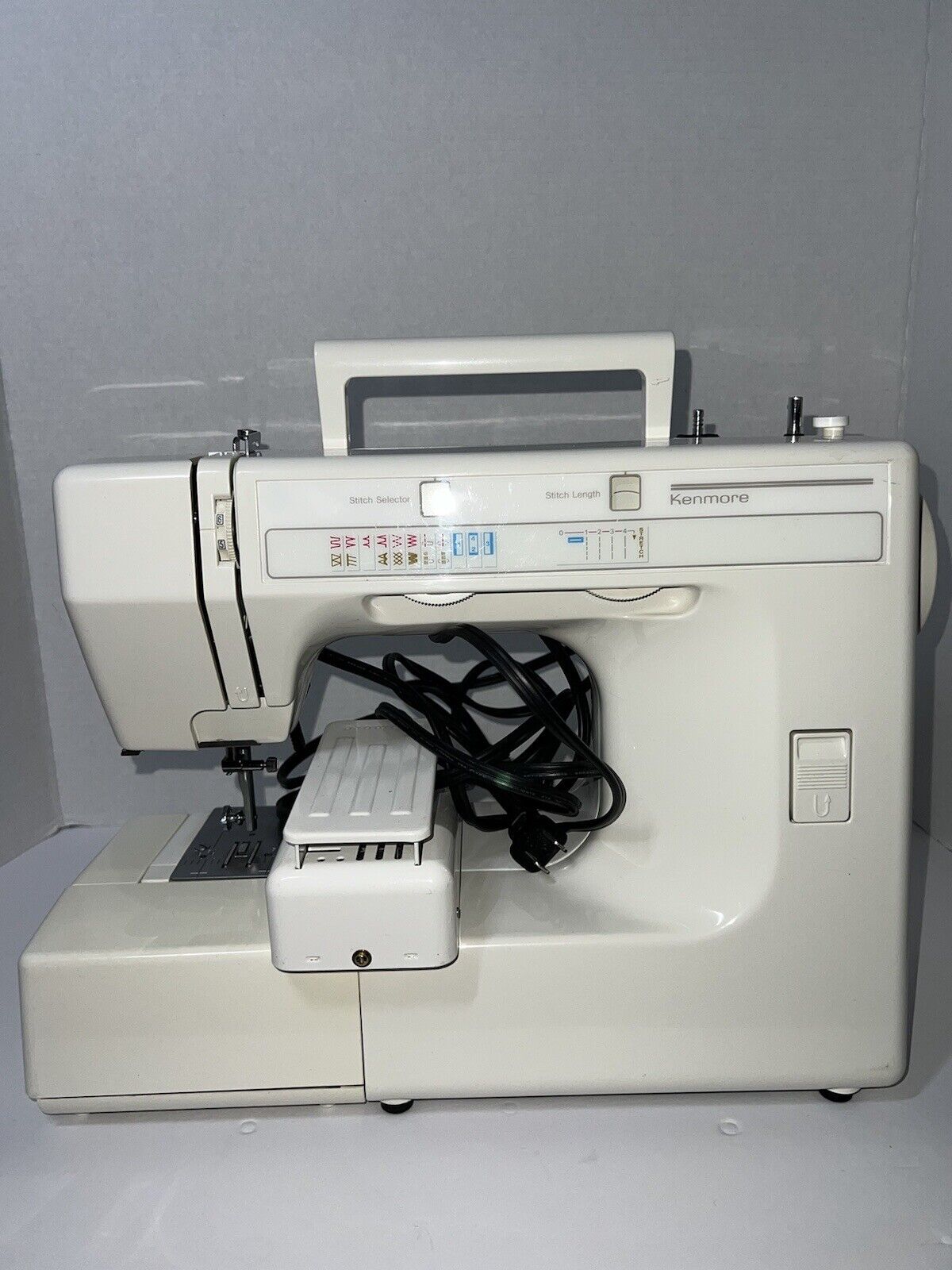 Vintage Kenmore 385.12612090 Sewing Machine White