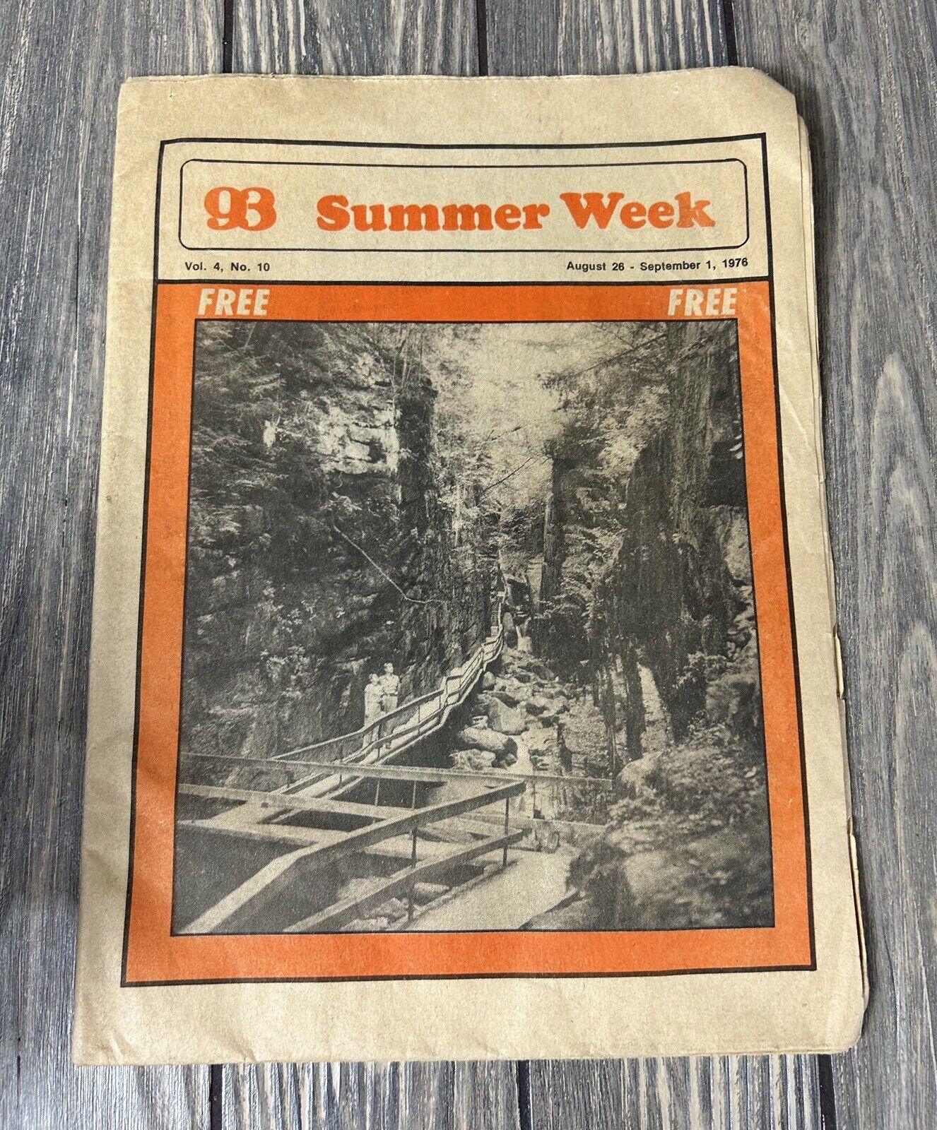 Vintage August 26 - September 1 1976 Summer Week Vol 4 No 10 Paper