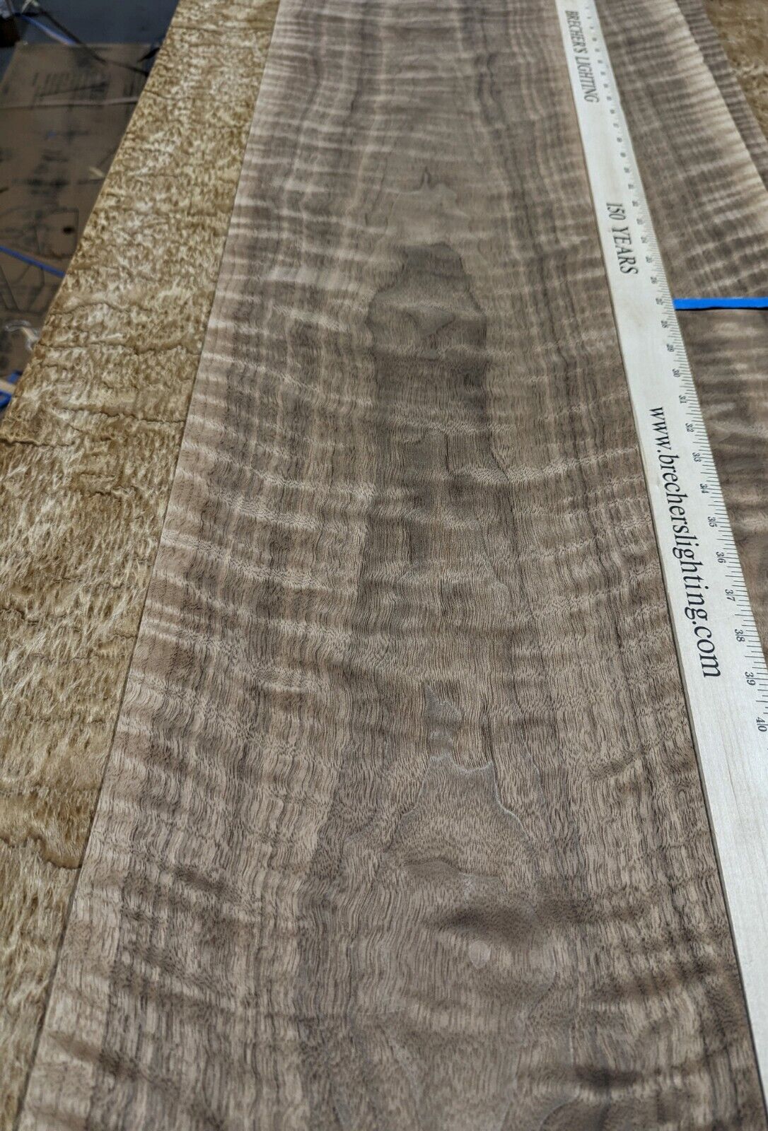 Walnut Figured Flat Cut wood veneer 15\