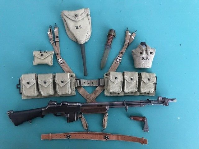 Dragon 1/6 Scale WW2/Korea BAR and Set of Accessories