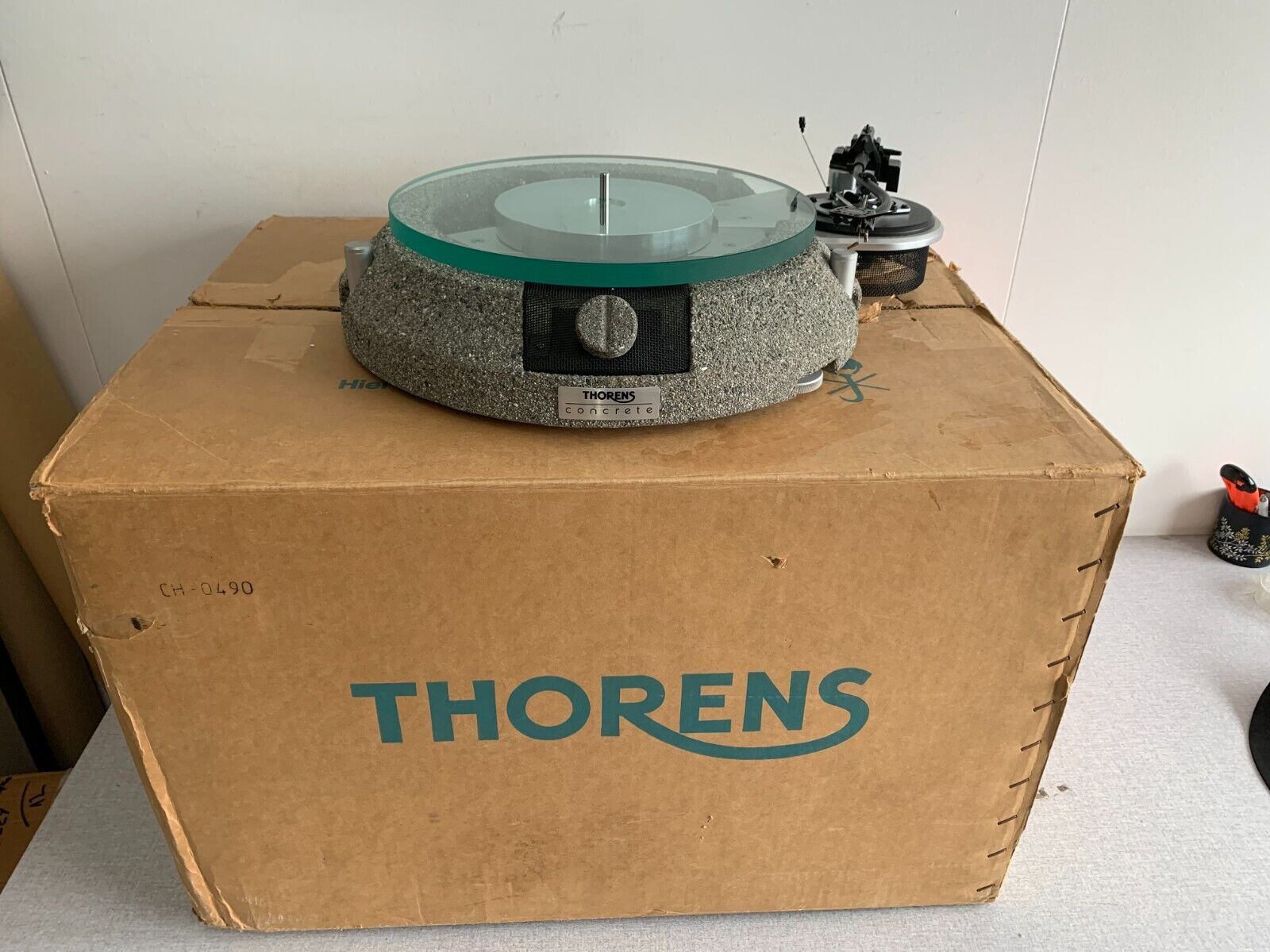 VERY RARE THORENS CONCRETE HIGH END TURNTABLE USED