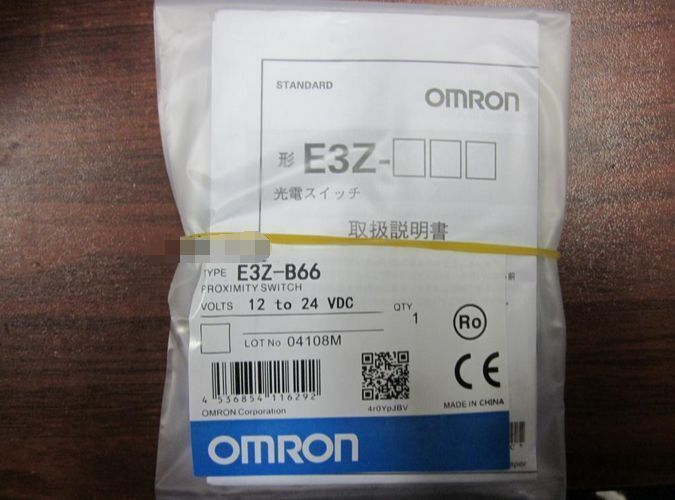 Fst  E3Z-B66 E3ZB66 1pcs Omron Photoelectric Switch NEW IN BOX 