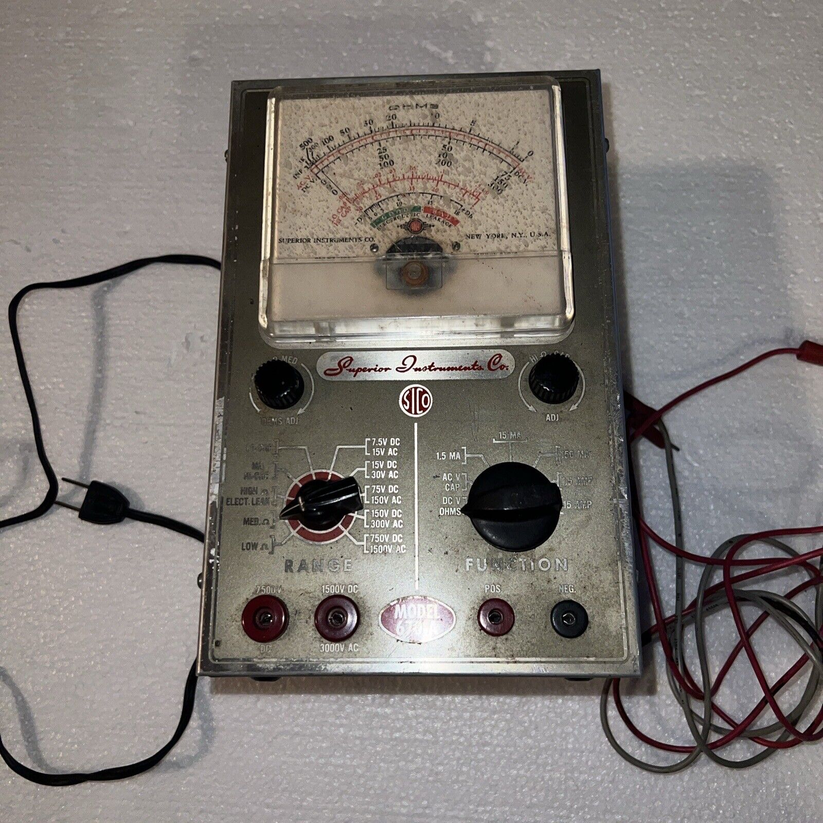 VINTAGE Superior Instruments Co 670-A OHMs Resistance Meter Tester - Un Tested