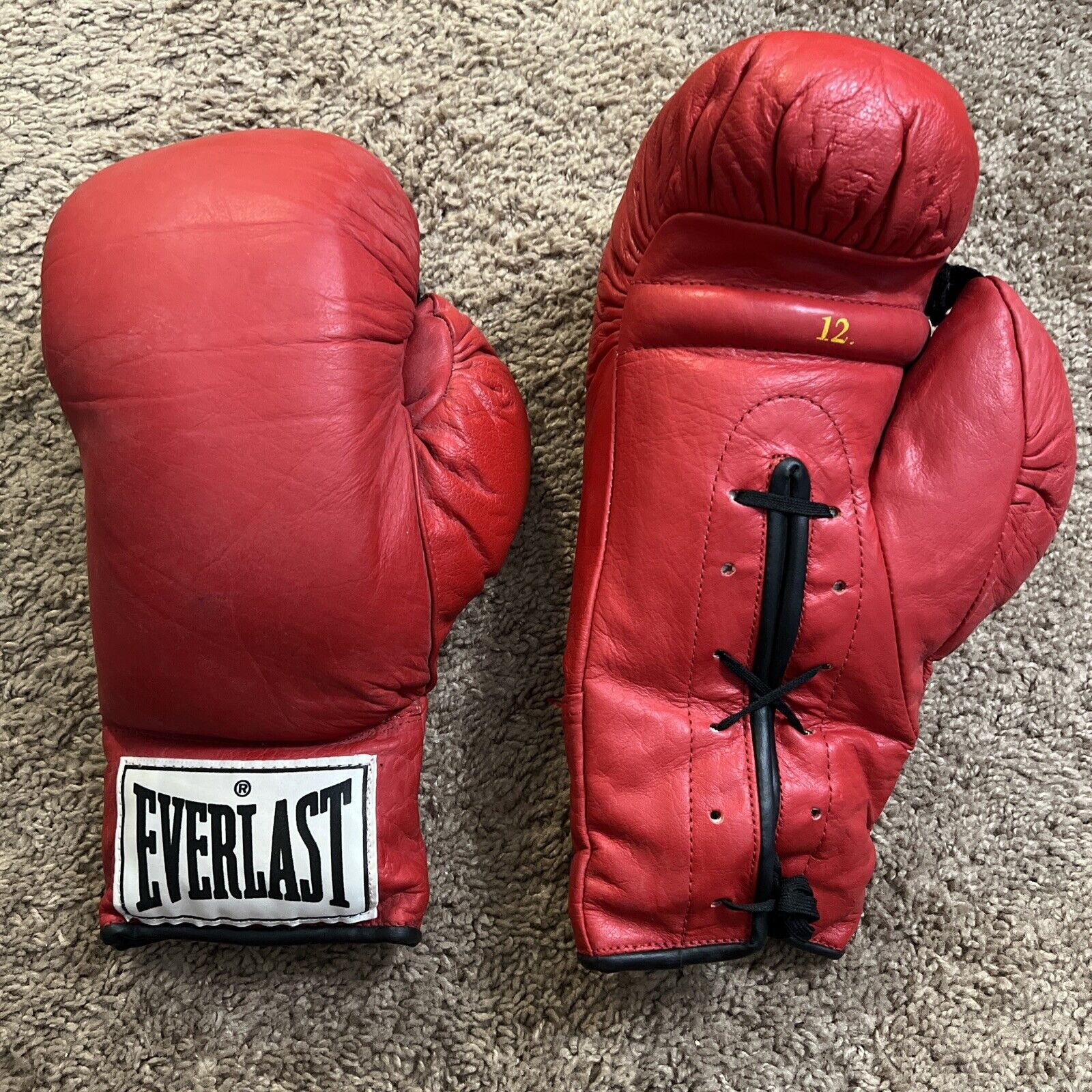 Vintage Everlast 80s 90s Boxing Training Gloves ~ 12oz Unisex Red Lace Up