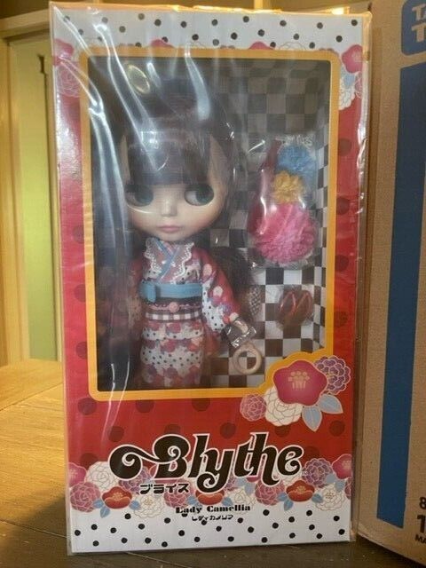 Hasbro Takara CWC Neo Blythe Doll Lady Camellia