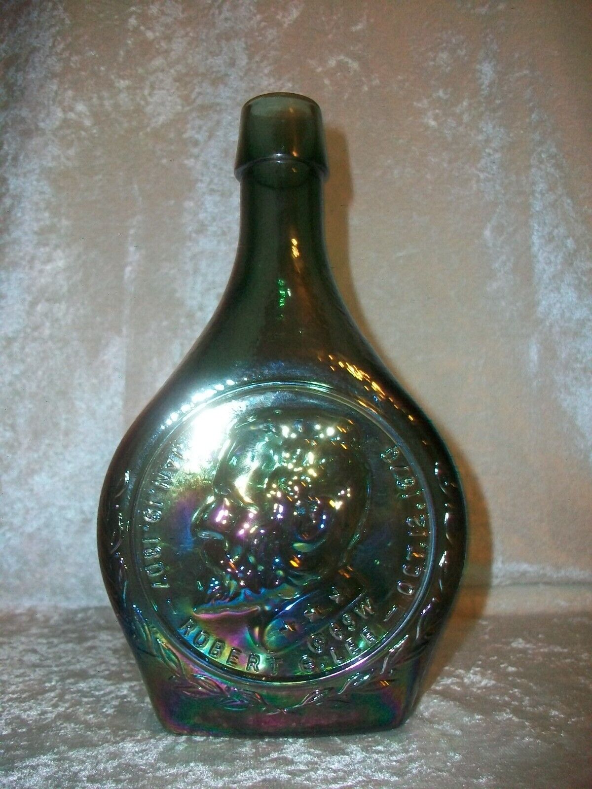 Vintage 1969 Wheaton Robert E Lee Green Iridescent Glass Decanter Bottle