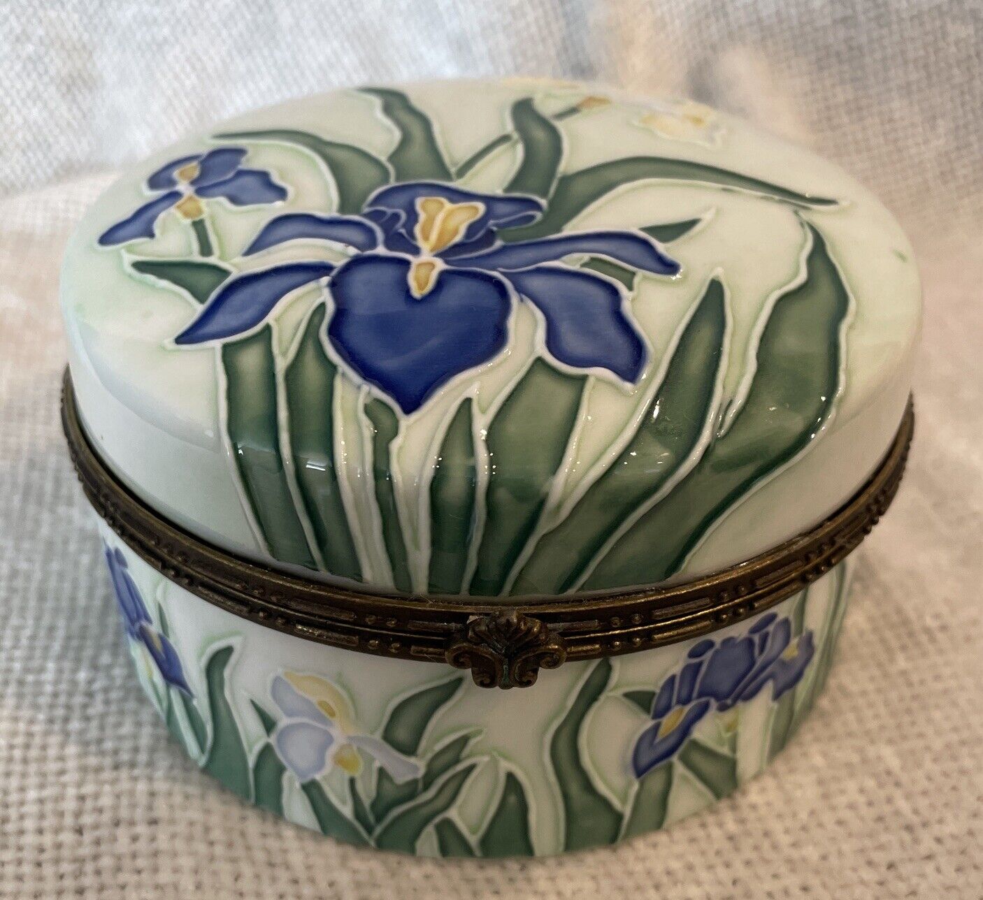 Benaya  Porcelain Lacquer Art Hinged Trinket Box MM 09’ Iris 4”