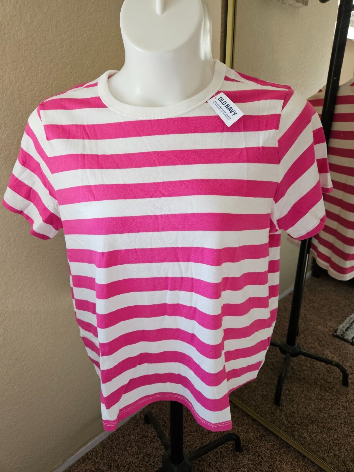 Women\'s NWT OLD NAVY Size XL Hot Pink and White Striped Short Sleeve Tee