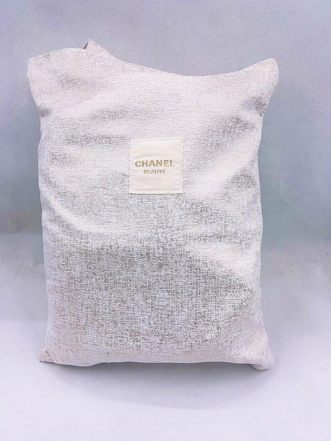 CHANEL Beauty VIP Gift New Flat Makeup Tote Bag Beige Glitter