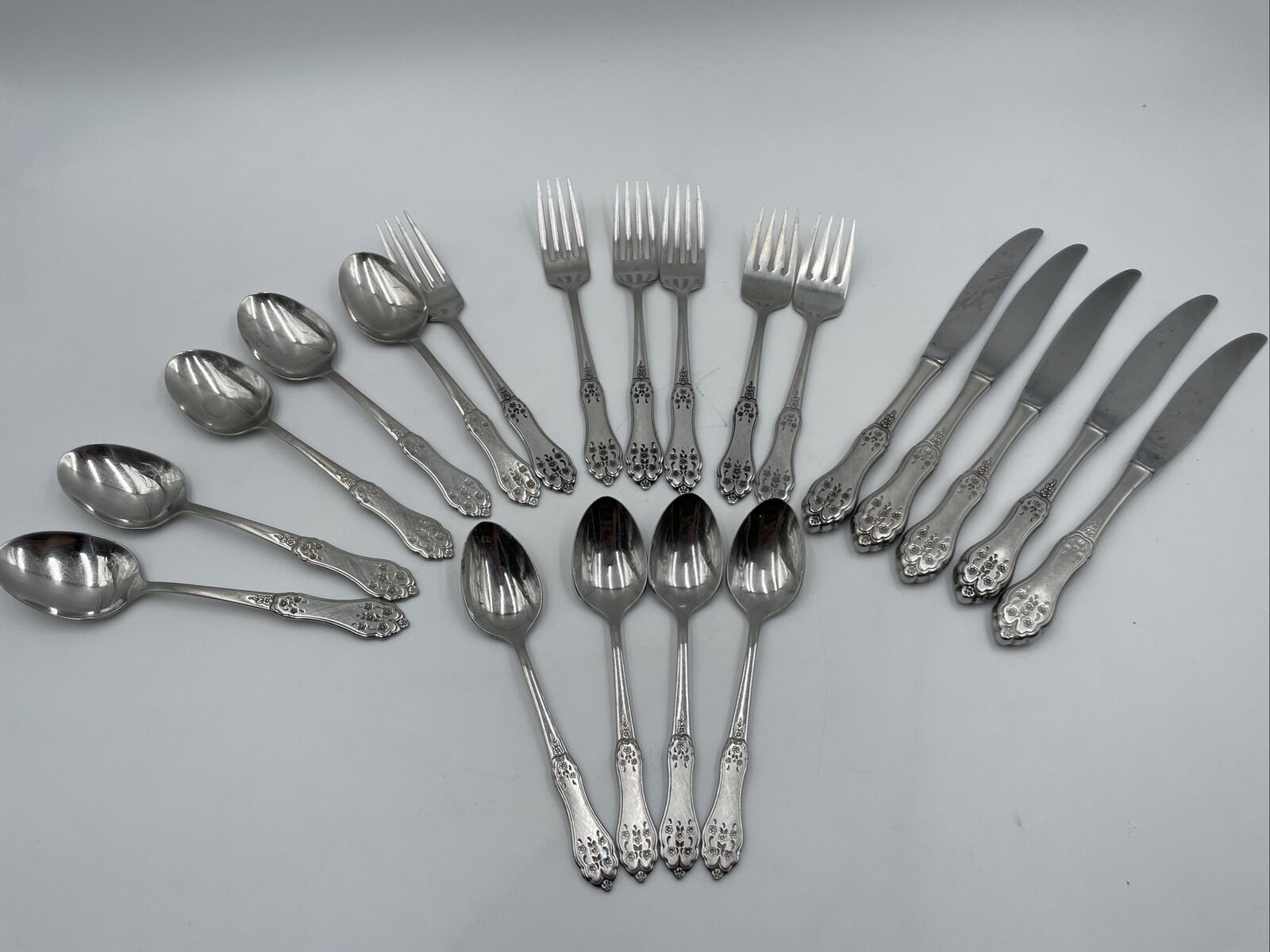 Set of 20 Vintage Oneida Flatware Fork Knife Spoon Floral Brushed Silver Matte