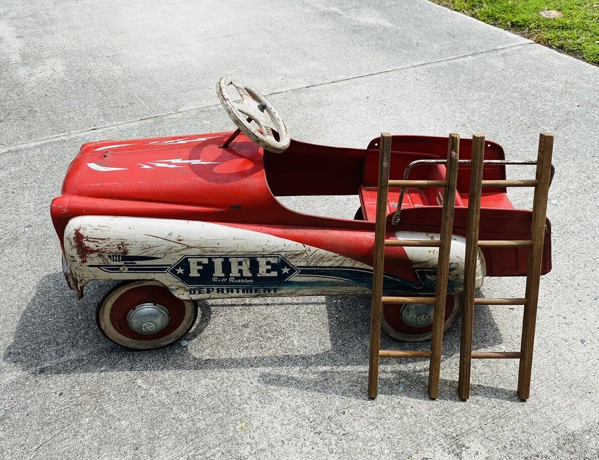 Vintage 1950\'s Murray Ohio MFG Co Fire Truck Pedal Car with 2 Ladders