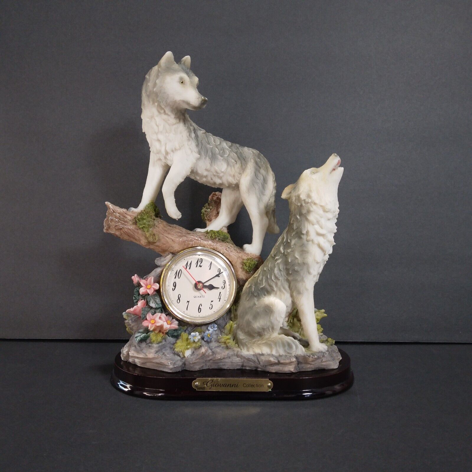 Giovanni Collection Wolf Pack Figurine Statue On Wood Base 10”H NonWorkingClock