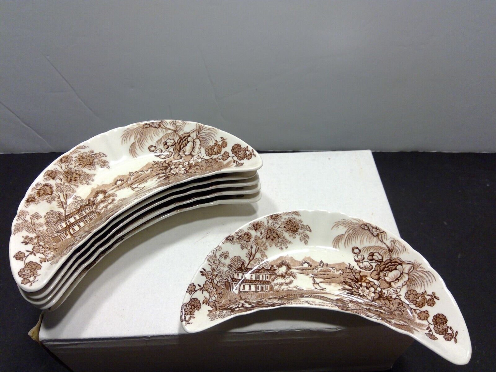 Set of 6 Royal Staffordshire Brown Tonquin 6 1/2\