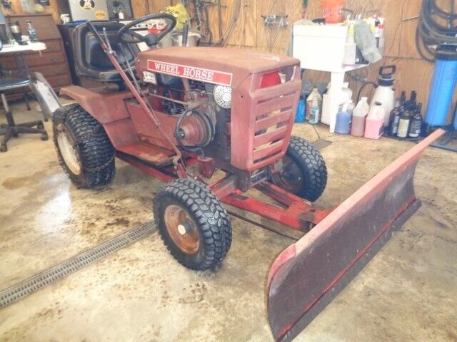 Wheel Horse B-100 Automatic garden tractor with 14 HP Kohler Engine.