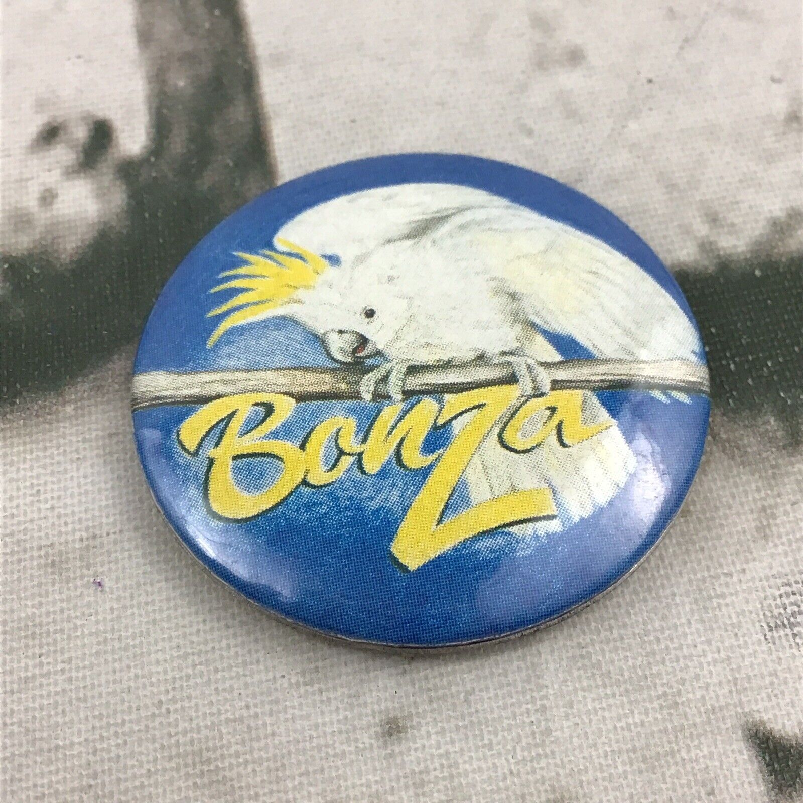 Vintage BonZa Cockatoo Parrot Exotic Bird Collectible Pinback Button Pin