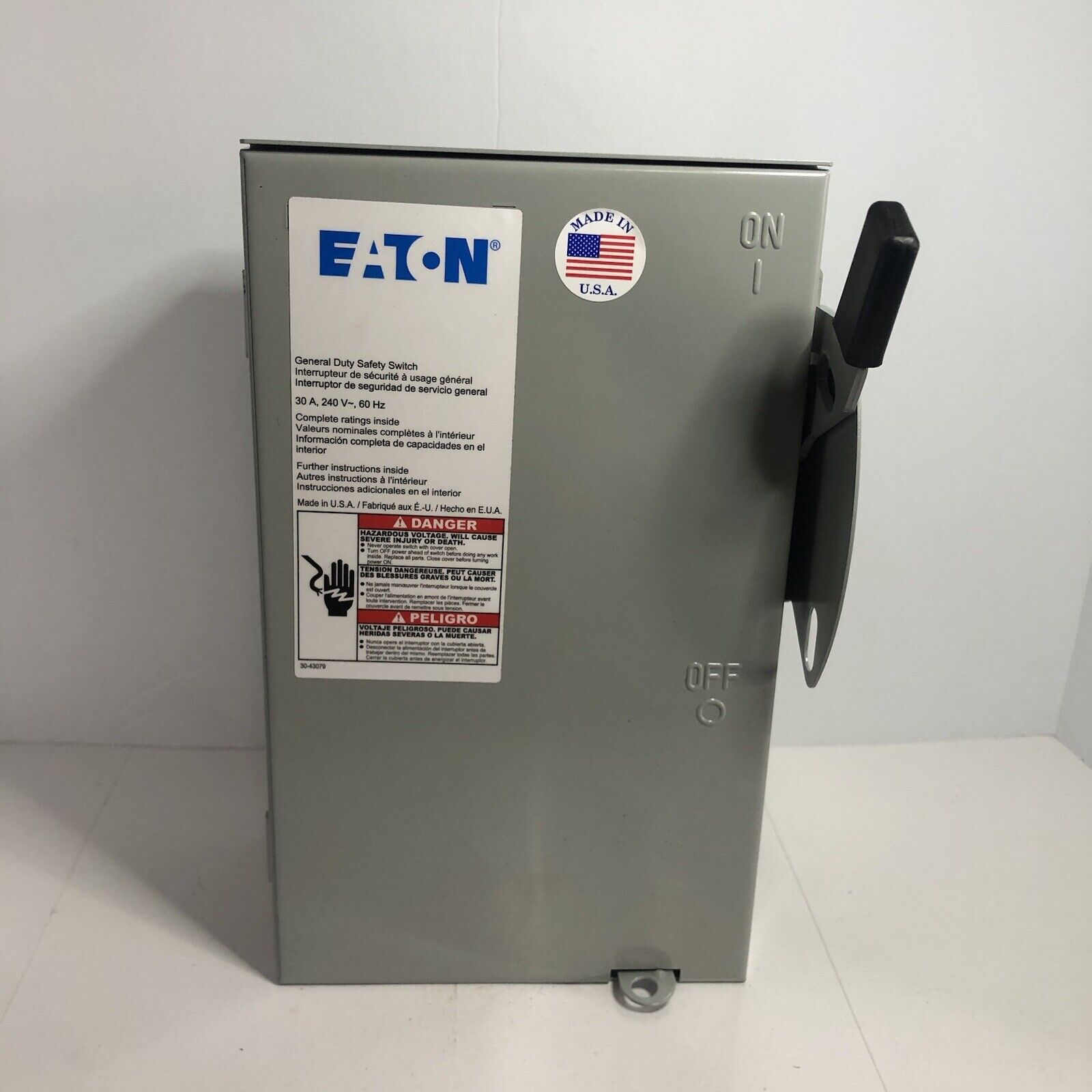 Eaton General Duty Safety Switch 30 A 240 V- 60 Hz DG221URB. Open Box