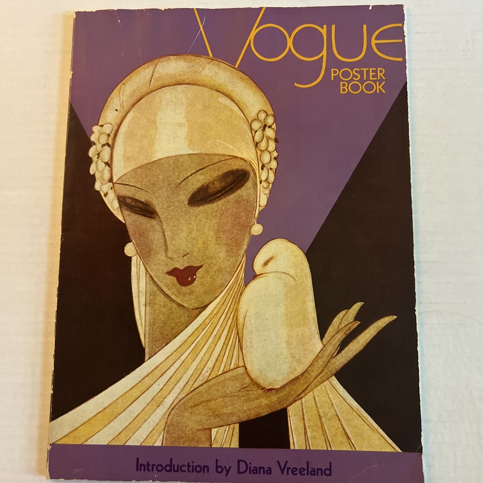 VTG 1975 VOGUE Poster Book Intro by Diana Vreeland -Odor & Smoke & Pet Free