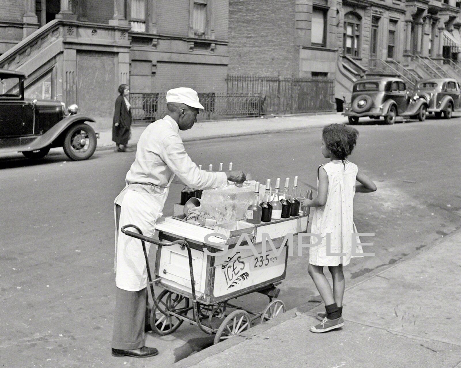 1939 NEW YORK CITY SIDEWALK  ICE VENDOR Photo  (137-Q)