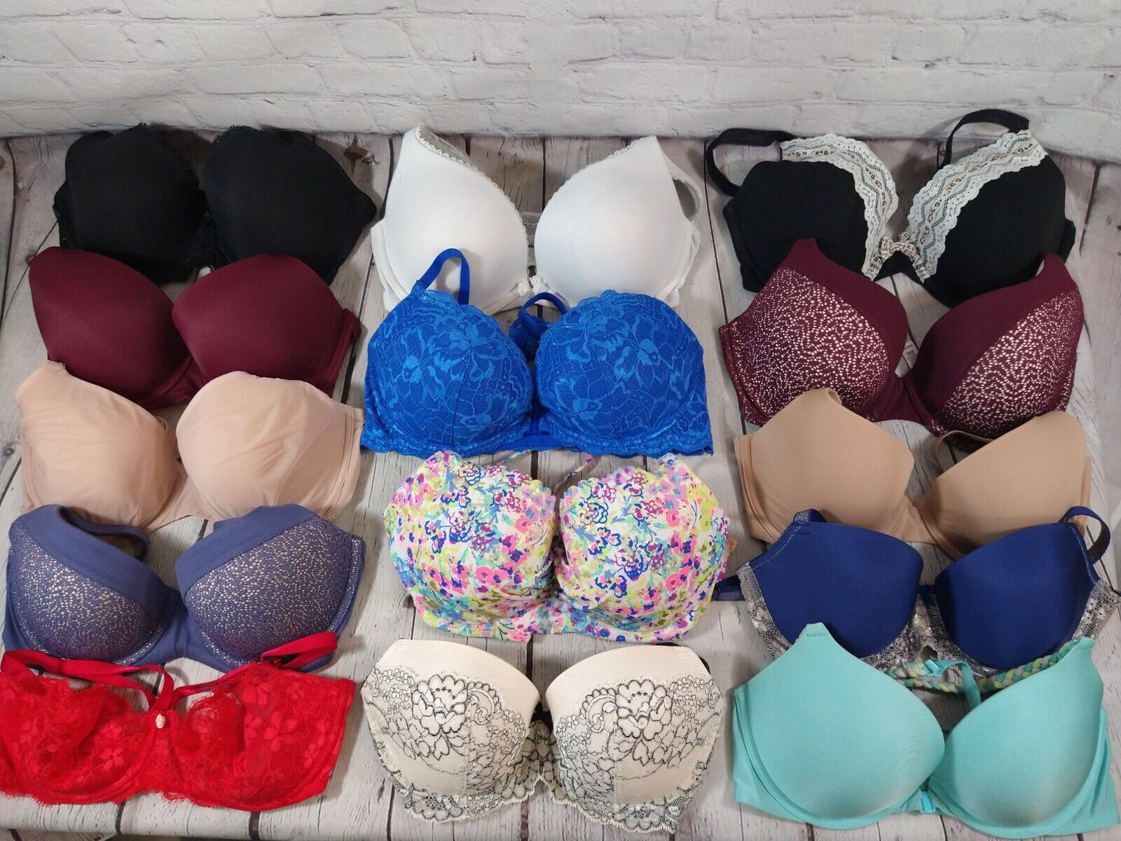 Lot of 14 VICTORIA\'S SECRET & PINK bra / ALL DIFFERENT STYLES - sz 34D / AWESOME