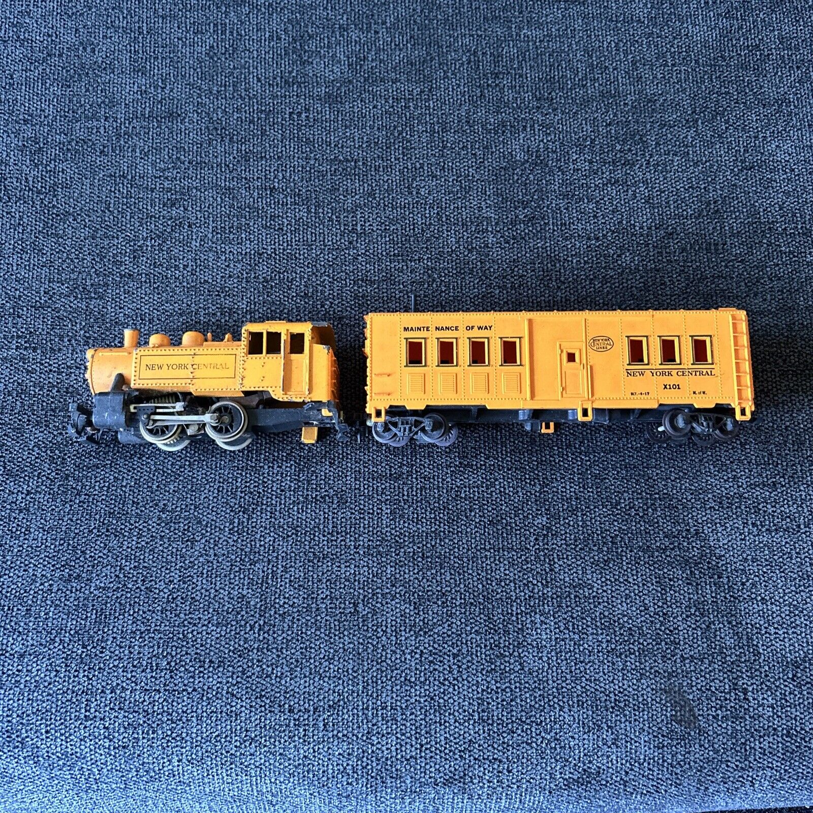 Tyco Mantua HO Scale Locomotive & Car New York Central Orange Rare Untested